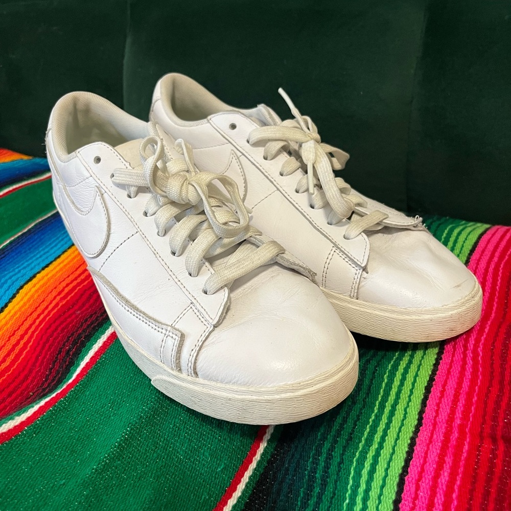 Nike 77 Blazer Low LE Sneakers